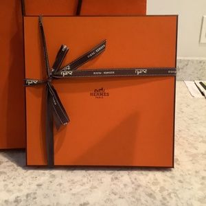 Hermès box and ribbon